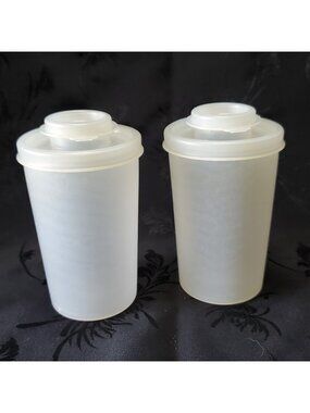 Tupperware Millionaire Line Spice Salt Pepper Shakers Clear Vintage 3.5x2.5 Lids